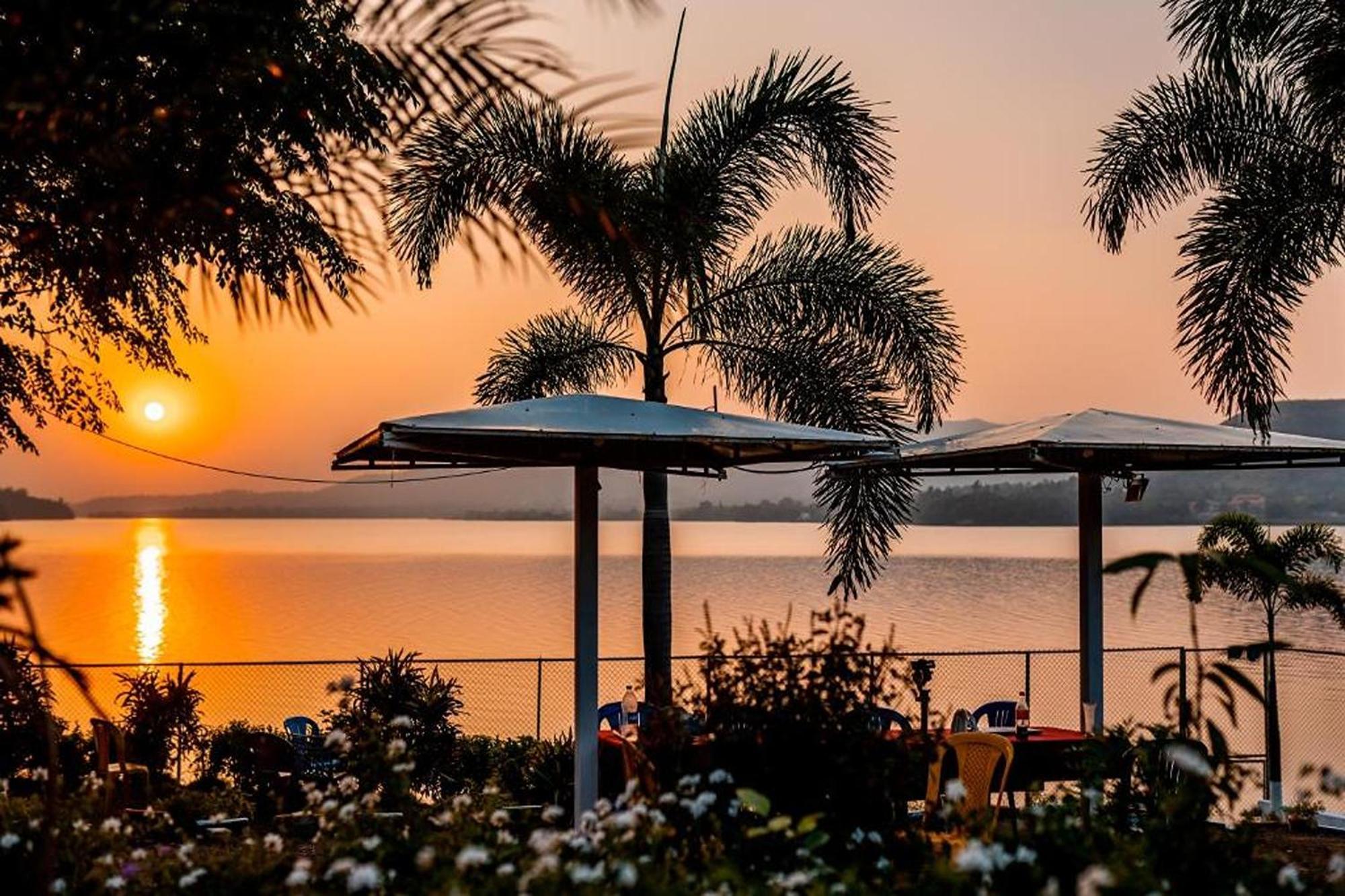 Sunshine Resort ปูเน่ ภายนอก รูปภาพ